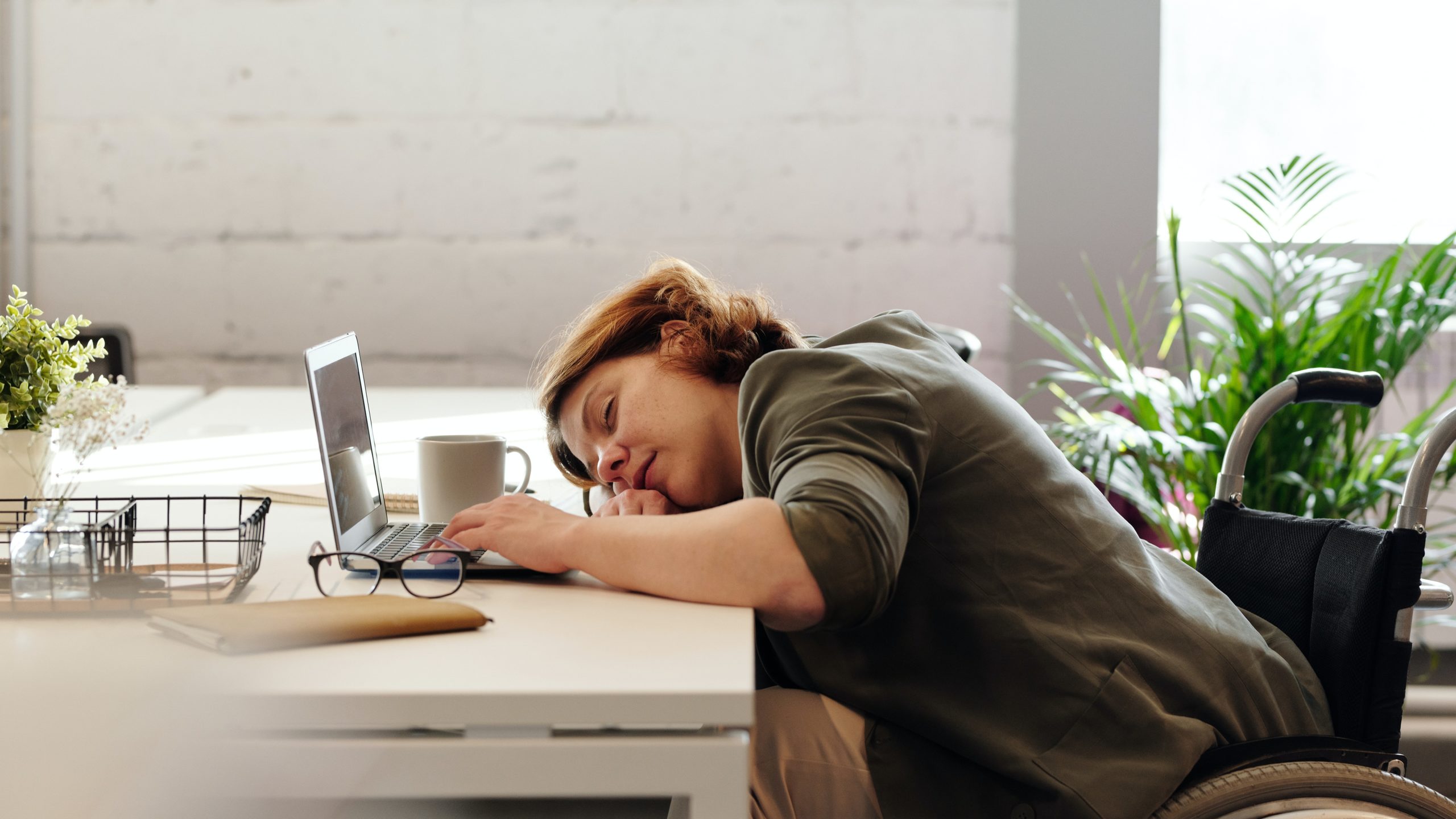Does doing your own IT as a business owner really make sense? We did the math.